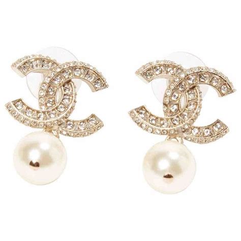 vestiaire collective Chanel earrings